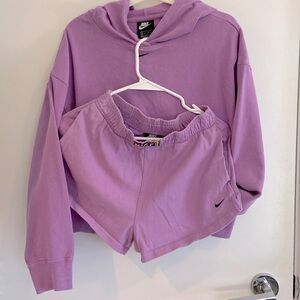Nike matching set of sweatshirt and shorts. Perfect for summer.